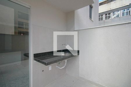 Apartamento à venda com 84m², 2 quartos e 2 vagasÁrea de Serviço