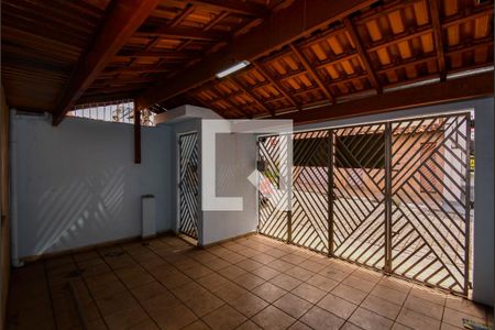Garagem de casa para alugar com 3 quartos, 201m² em Jardim Guarulhos, Guarulhos