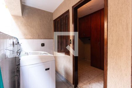 Casa à venda com 150m², 3 quartos e 2 vagas Casa à venda com 150m², 3 quartos e 2 vagasÁrea de serviço