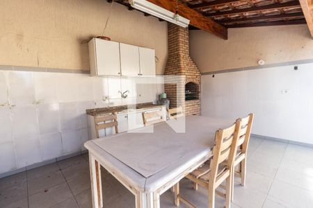 Casa à venda com 150m², 3 quartos e 2 vagas Casa à venda com 150m², 3 quartos e 2 vagasChurrasqueira