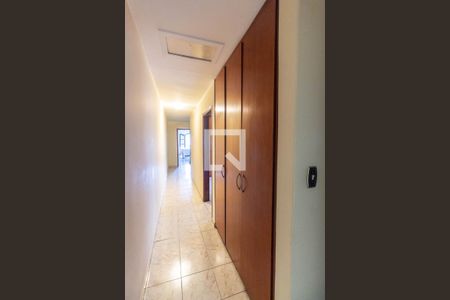 Casa à venda com 150m², 3 quartos e 2 vagas Casa à venda com 150m², 3 quartos e 2 vagasCorredor