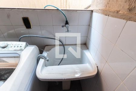 Casa à venda com 150m², 3 quartos e 2 vagas Casa à venda com 150m², 3 quartos e 2 vagasÁrea de serviço