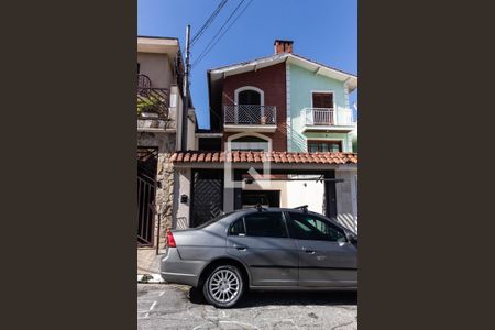 Casa à venda com 150m², 3 quartos e 2 vagas Casa à venda com 150m², 3 quartos e 2 vagasFachada