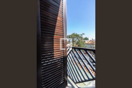 Casa à venda com 150m², 3 quartos e 2 vagas Casa à venda com 150m², 3 quartos e 2 vagasVaranda