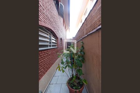 Casa à venda com 150m², 3 quartos e 2 vagas Casa à venda com 150m², 3 quartos e 2 vagasCorredor