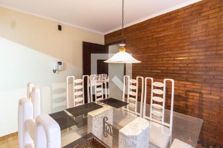 Casa à venda com 150m², 3 quartos e 2 vagas Casa à venda com 150m², 3 quartos e 2 vagasCozinha