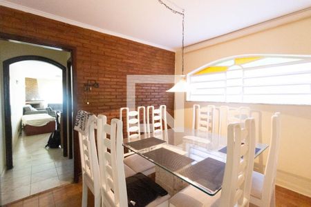 Casa à venda com 150m², 3 quartos e 2 vagas Casa à venda com 150m², 3 quartos e 2 vagasCozinha