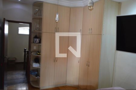 Casa de condomínio à venda com 141m², 4 quartos e 2 vagas Casa de condomínio à venda com 141m², 4 quartos e 2 vagasSuíte