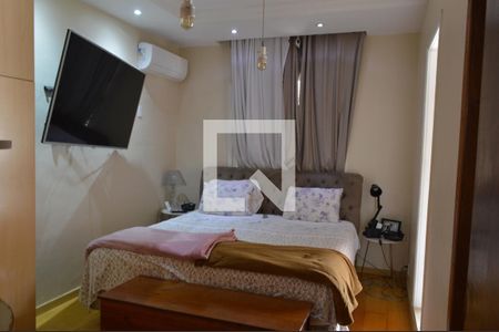 Casa de condomínio à venda com 141m², 4 quartos e 2 vagas Casa de condomínio à venda com 141m², 4 quartos e 2 vagasSuíte