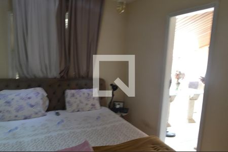 Casa de condomínio à venda com 141m², 4 quartos e 2 vagas Casa de condomínio à venda com 141m², 4 quartos e 2 vagasSuíte