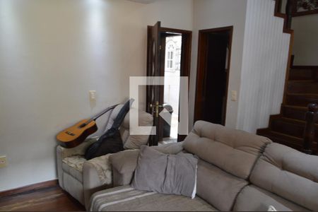 Casa de condomínio à venda com 141m², 4 quartos e 2 vagas Casa de condomínio à venda com 141m², 4 quartos e 2 vagasSala de TV