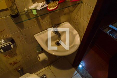 Casa de condomínio à venda com 141m², 4 quartos e 2 vagas Casa de condomínio à venda com 141m², 4 quartos e 2 vagasBanheiro de Serviço