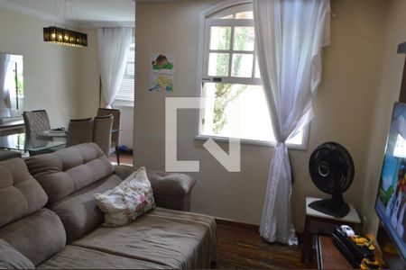 Casa de condomínio à venda com 141m², 4 quartos e 2 vagas Casa de condomínio à venda com 141m², 4 quartos e 2 vagasSala de TV