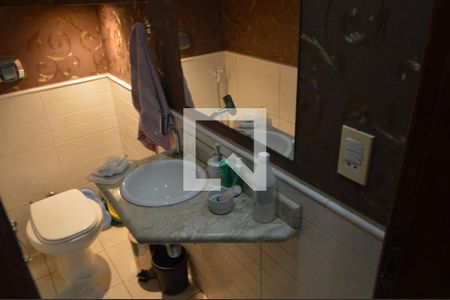 Casa de condomínio à venda com 141m², 4 quartos e 2 vagas Casa de condomínio à venda com 141m², 4 quartos e 2 vagasLavabo