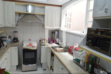 Casa de condomínio à venda com 141m², 4 quartos e 2 vagas Casa de condomínio à venda com 141m², 4 quartos e 2 vagasCozinha