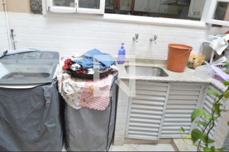 Casa de condomínio à venda com 141m², 4 quartos e 2 vagas Casa de condomínio à venda com 141m², 4 quartos e 2 vagasÁrea de Serviço