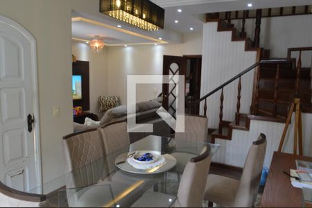 Casa de condomínio à venda com 141m², 4 quartos e 2 vagas Casa de condomínio à venda com 141m², 4 quartos e 2 vagasSala de Jantar