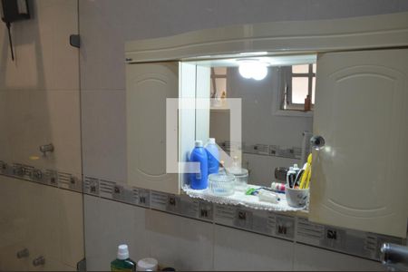 Casa de condomínio à venda com 141m², 4 quartos e 2 vagas Casa de condomínio à venda com 141m², 4 quartos e 2 vagasBanheiro da Suíte