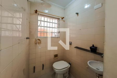 Casa à venda com 200m², 3 quartos e 3 vagasBanheiro 1