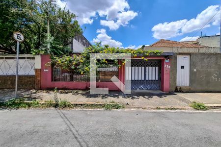 Casa à venda com 200m², 3 quartos e 3 vagasFachada