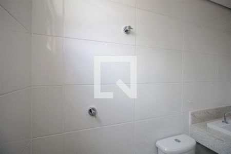 Apartamento à venda com 65m², 2 quartos e 2 vagasBanheiro da Suíte 2