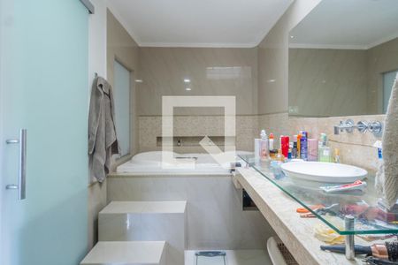 Casa à venda com 179m², 5 quartos e 3 vagas Casa à venda com 179m², 5 quartos e 3 vagasBanheiro da Suíte