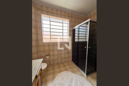 Casa à venda com 226m², 3 quartos e 3 vagasBanheiro