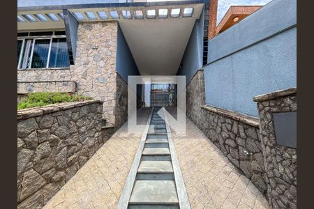 Casa à venda com 226m², 3 quartos e 3 vagasEntrada