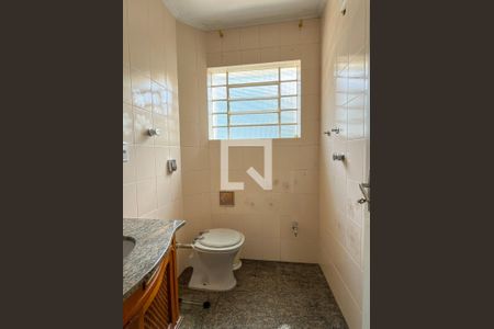 Casa à venda com 226m², 3 quartos e 3 vagasLavabo