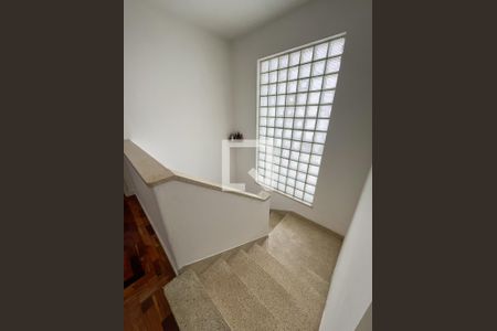 Escada de casa à venda com 3 quartos, 226m² em Vila Pereira Barreto, São Paulo