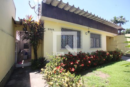 Casa à venda com 300m², 4 quartos e 3 vagasFrente da Casa