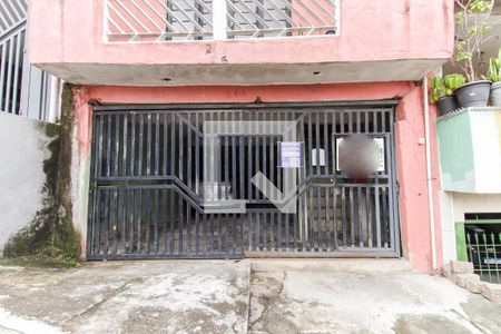 Casa à venda com 100m², 2 quartos e sem vaga Casa à venda com 100m², 2 quartos e sem vagaFachada