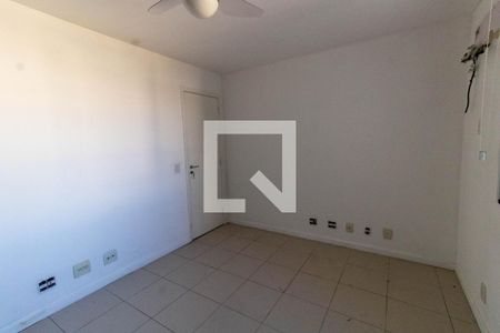 Apartamento à venda com 82m², 2 quartos e 2 vagas Apartamento à venda com 82m², 2 quartos e 2 vagasSuíte