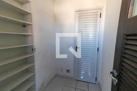 Apartamento à venda com 82m², 2 quartos e 2 vagas Apartamento à venda com 82m², 2 quartos e 2 vagasQuarto de Serviço