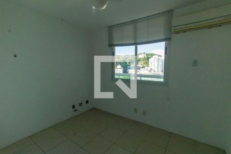 Apartamento à venda com 82m², 2 quartos e 2 vagas Apartamento à venda com 82m², 2 quartos e 2 vagasQuarto