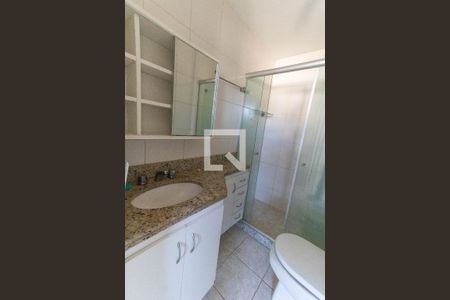 Apartamento à venda com 82m², 2 quartos e 2 vagas Apartamento à venda com 82m², 2 quartos e 2 vagasBanheiro da Suíte