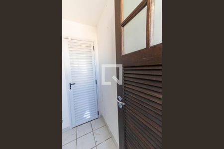Apartamento à venda com 82m², 2 quartos e 2 vagas Apartamento à venda com 82m², 2 quartos e 2 vagasQuarto de Serviço