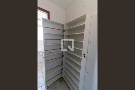 Apartamento à venda com 82m², 2 quartos e 2 vagas Apartamento à venda com 82m², 2 quartos e 2 vagasQuarto de Serviço