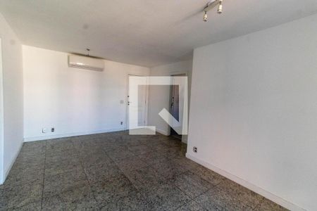 Apartamento à venda com 82m², 2 quartos e 2 vagas Apartamento à venda com 82m², 2 quartos e 2 vagasSala