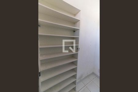 Apartamento à venda com 82m², 2 quartos e 2 vagas Apartamento à venda com 82m², 2 quartos e 2 vagasQuarto de Serviço