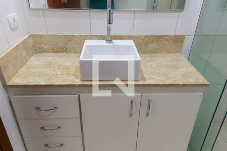 Banheiro da Suíte de apartamento para alugar com 2 quartos, 76m² em Lins de Vasconcelos, Rio de Janeiro