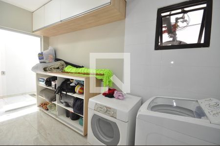 Casa à venda com 240m², 4 quartos e 3 vagasÁrea de Serviço