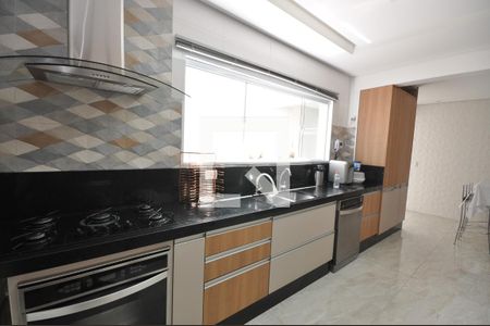 Casa à venda com 240m², 4 quartos e 3 vagasCozinha