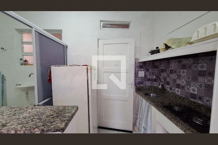 Cozinha de kitnet/studio para alugar com 1 quarto, 24m² em Cidade Ocian, Praia Grande
