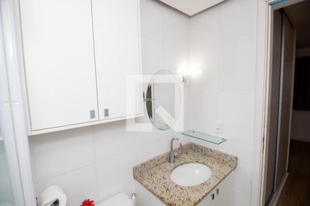 Apartamento à venda com 67m², 2 quartos e 1 vagaBanheiro quarto 2