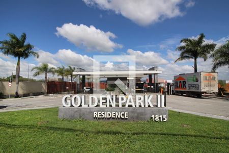 Casa de condomínio para alugar com 200m², 3 quartos e 4 vagasFachada