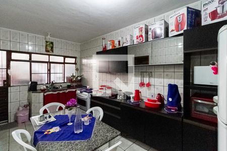 Casa à venda com 184m², 5 quartos e sem vaga Casa à venda com 184m², 5 quartos e sem vagaCasa 3 - Cozinha