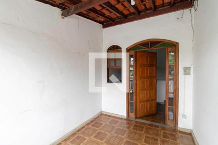 Casa à venda com 184m², 5 quartos e sem vaga Casa à venda com 184m², 5 quartos e sem vagaCasa 3 - Varanda da sala