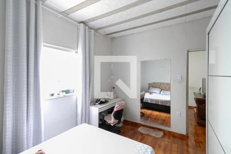 Casa à venda com 184m², 5 quartos e sem vaga Casa à venda com 184m², 5 quartos e sem vagaCasa 2 - Quarto