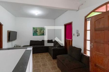 Casa à venda com 184m², 5 quartos e sem vaga Casa à venda com 184m², 5 quartos e sem vagaCasa 3 - Sala